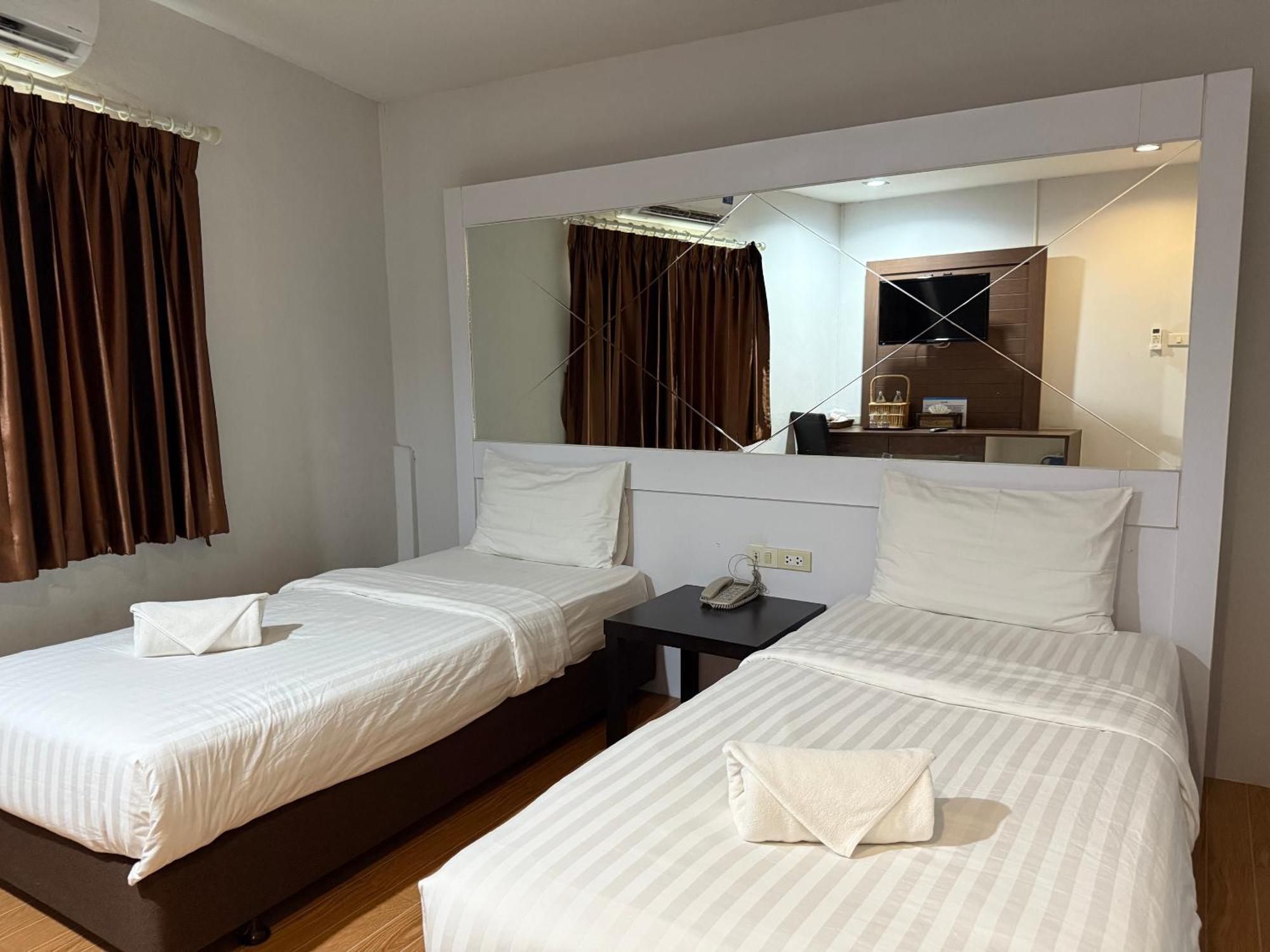 Bed By Cruise Hotel At Samakkhi-Tivanont Nonthaburi Kültér fotó