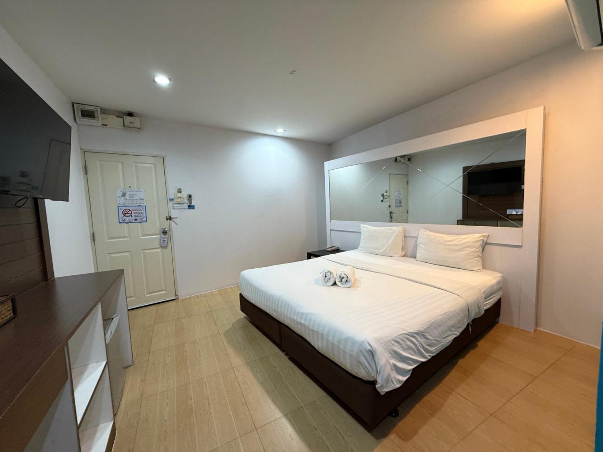 Bed By Cruise Hotel At Samakkhi-Tivanont Nonthaburi Kültér fotó